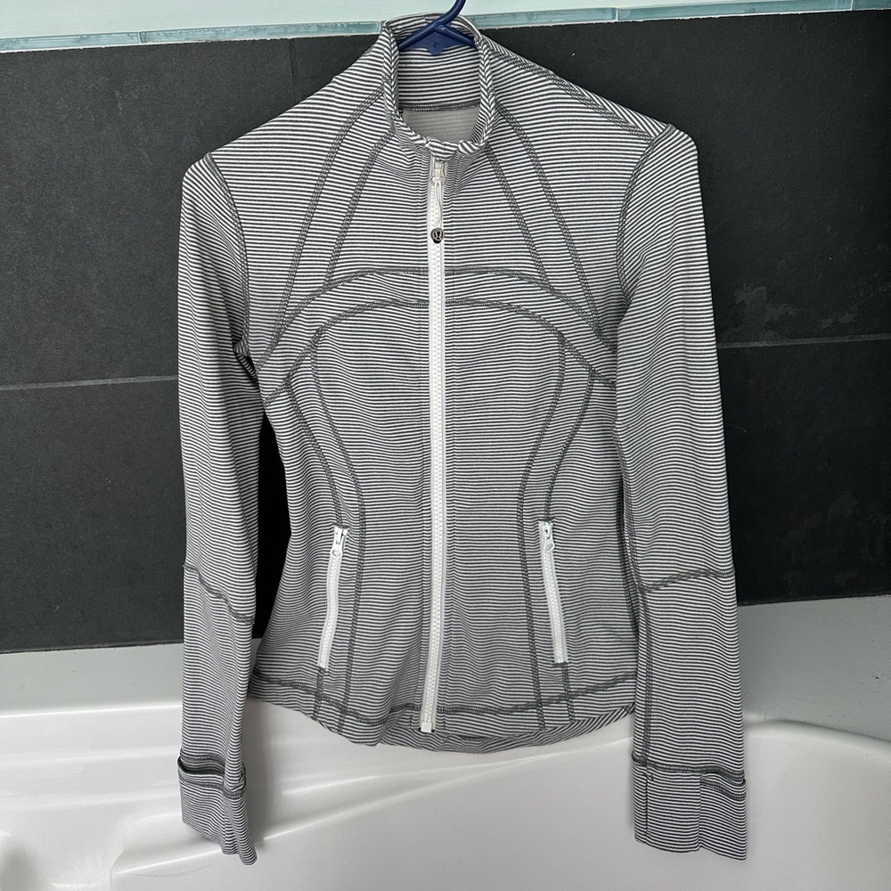 Lululemon Forme / Define Jacket - image 3